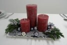 Weihnachtliches Tischgesteck mit 3 Kerzen